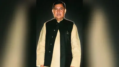 गढ़वा की सियासत गरमाई: पूर्व मंत्री गिरिनाथ सिंह के सोशल मीडिया पोस्ट से हलचल, कहा- सही समय पर होगा सही निर्णय