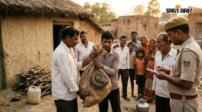 घर में घुसा अजगर, ग्रामीणों ने सुरक्षित रेस्क्यू कर वन विभाग को सौंपा