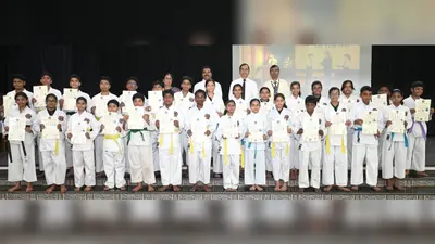 डीपीएस बोकारो के 107 विद्यार्थी कराटे बेल्ट ग्रेडिंग टेस्ट में सफल