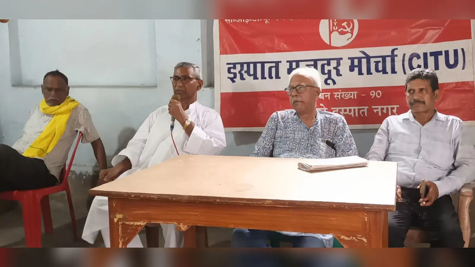 केंद्र की मजदूर विरोधी नीति के विरोध में करना होगा संघर्ष : तपन सेन