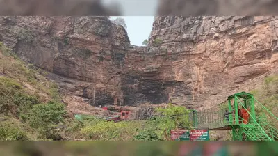 कैमूर: तुतला भवानी धाम में नहीं शुरू हुआ वॉटरफॉल, जुलाई आधा बीता फिर भी दिख रहा सूना नजारा; पर्यटकों की कमी से स्थानीय व्यवसाय प्रभावित