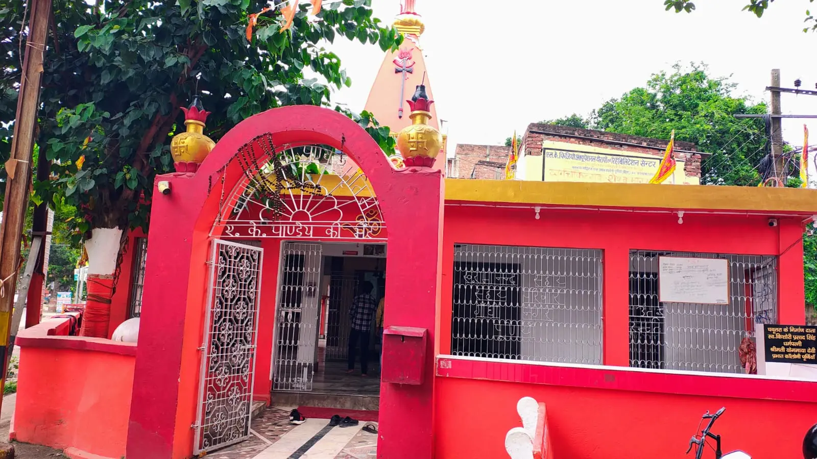 पूर्णिया का ऐतिहासिक भूतनाथ मंदिर: छह दशकों से आस्था का बड़ा केंद्र, एक ही छत के नीचे होते हैं कई देवी-देवताओं के दर्शन