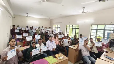 बेतिया में 34 युवाओं को मिला पशुपालन प्रशिक्षण का प्रमाण पत्र, स्वरोजगार के लिए किया गया प्रेरित