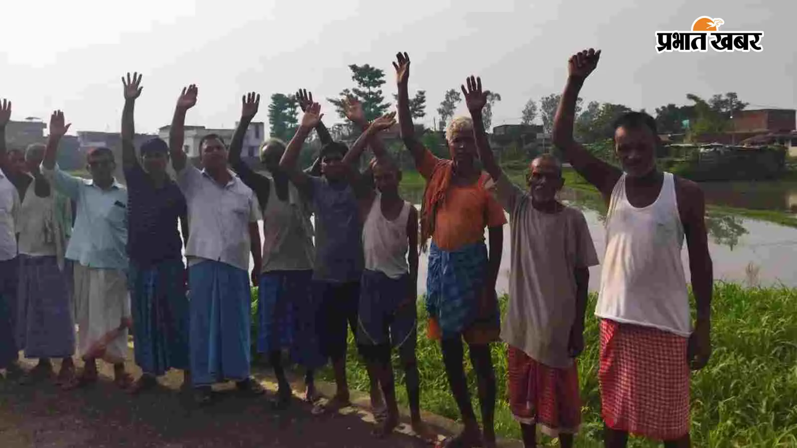 नौतन में जलभराव से खेती चौपट, कार्रवाई नहीं होने पर किसानों का फूटा गुस्सा