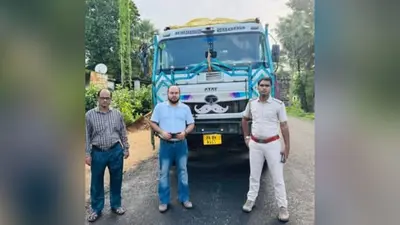 झारखंड-बंगाल सीमा पर बालू का अवैध कारोबार, बीरभूम प्रशासन ने किये दो ट्रक जब्त