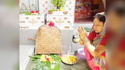 पौआखाली में मां विषहरी की पूजा धूमधाम से संपन्न: बंगाली समाज के लोगों ने घर-घर की मनसा देवी की आराधना