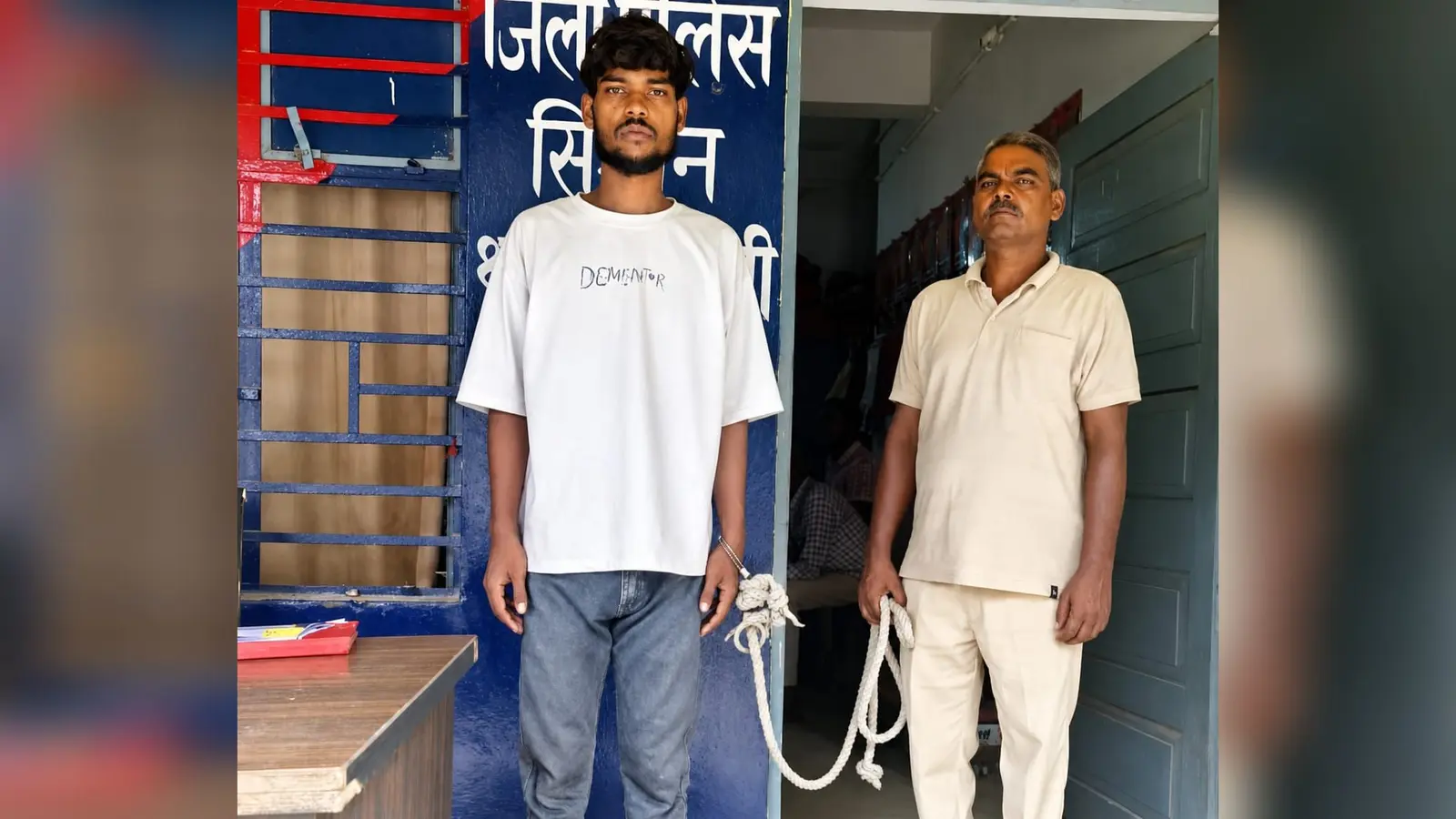 सीवान के गुठनी में बाइक छिनतई मामले का फरार आरोपी गिरफ्तार, देवरिया से दबोचकर भेजा गया जेल