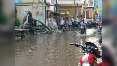 टैक्स वसूल रहा नगर निगम, फिर भी सालभर सड़क पर नाले का पानी; सीतामढ़ी के व्यापारिक हब का हाल