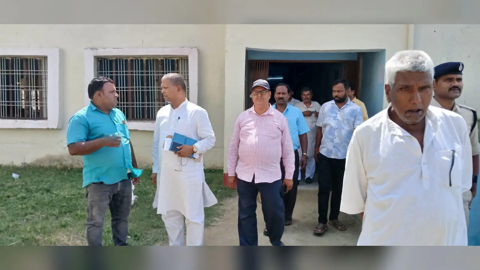 विद्यालय का विधायक ने किया औचक निरीक्षण, शिक्षा व्यवस्था दुरुस्त करने के दिए निर्देश