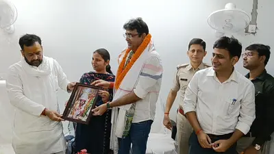 भभुआ BDO सतीश कुमार की विदाई, जनप्रतिनिधियों ने कार्यकाल की सराहना कर दी शुभकामनाएं
