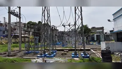हाजीपुर : महुआ में फ्यूज उड़ने से घंटों गुल रही बिजली, परेशान रहे लोग
