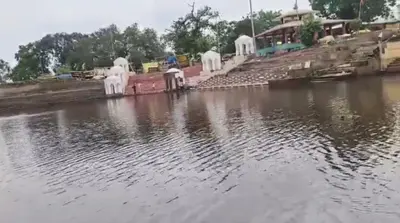 सीवान के कमलदाह सरोवर की सफाई के बाद श्रेय की जंग, सोशल मीडिया पर आमने-सामने आए दो पक्ष