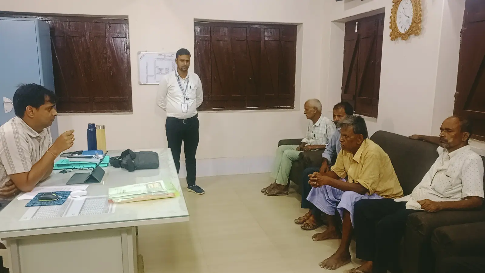 अब घर बैठे होगी रजिस्ट्री: सोनवर्षा में 18 जुलाई से बुजुर्गों के लिए नई व्यवस्था