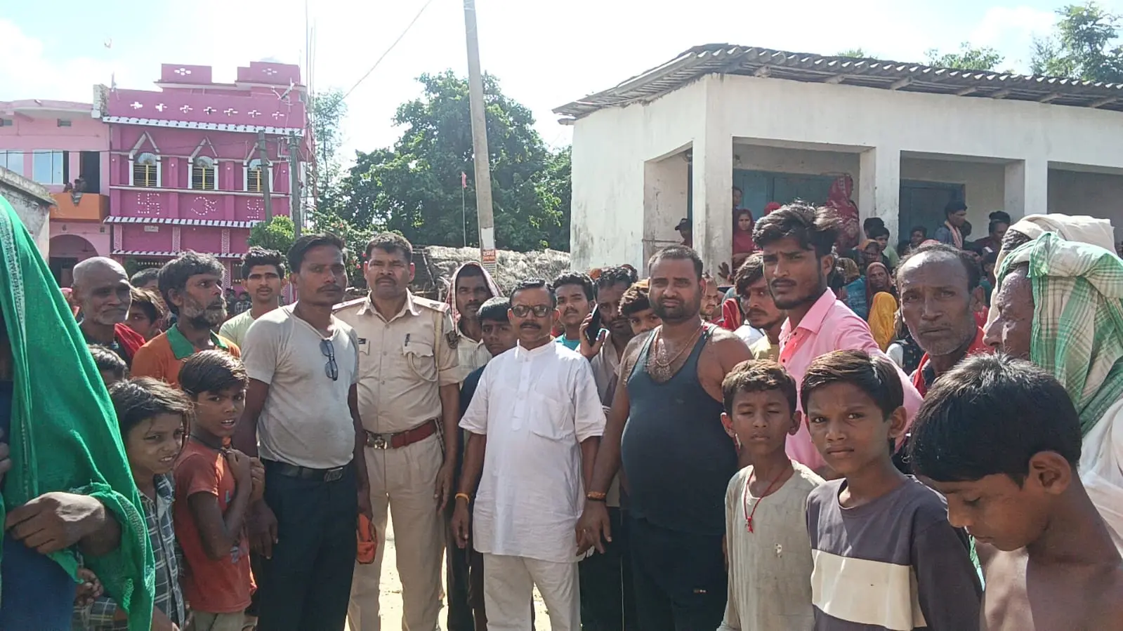 मजदूरी के बाद नहाने गया युवक, तालाब में डूबने से मौत