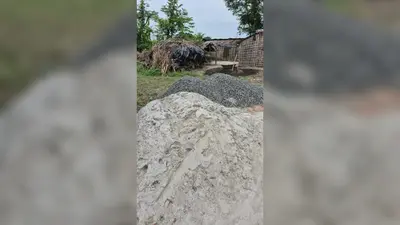 भरगामा में निर्माणाधीन पीसीसी सड़क पर अनियमितता के आरोप, बाल श्रम का मामला भी आया सामने
