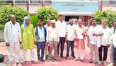 बक्सर: सरपंच सुभाष यादव हत्याकांड पर पंचायत प्रतिनिधियों में आक्रोश, DM से 1 करोड़ मुआवजा और सुरक्षा की मांग