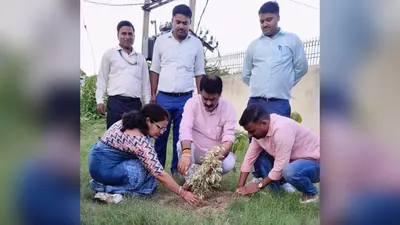 बेगूसराय: तेघड़ा विधायक ने उच्च माध्यमिक विद्यालय अमरपुर का किया निरीक्षण, परिसर में किया पौधारोपण
