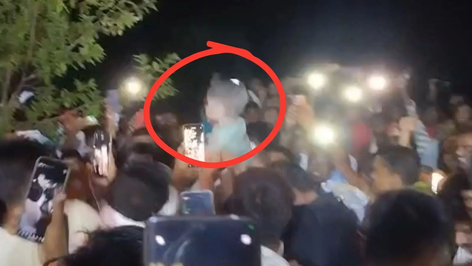 बोरवेल से निकलने के बाद पीयूष की पहली तस्वीर