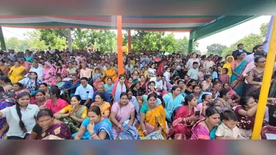 महिला सिपाहियों के परिजनों की मौजूदगी ने बढ़ायी शोभा, बेटियों को गले लगाकर बढ़ाया हौसला