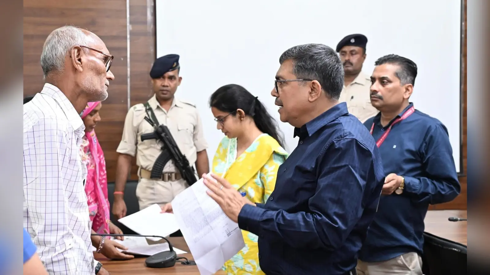 लोक संवाद कार्यक्रम में 37 मामलों की हुई सुनवाई