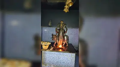 पूर्णिया जंक्शन उतरते ही होते हैं साक्षात शनिदेव के दर्शन: यात्रा की थकान भूल मन्नतें मांगते हैं यात्री