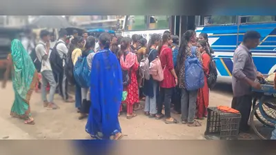 औरंगाबाद में यात्री शेड से लेकर शौचालय तक नहीं, बस का इंतजार करती छात्राओं और महिलाओं की बढ़ी परेशानी