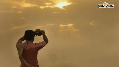 रविवार की सुबह सूर्य देव को अर्घ्य देते समय बोलें ये मंत्र, जीवन की हर बाधा होगी दूर