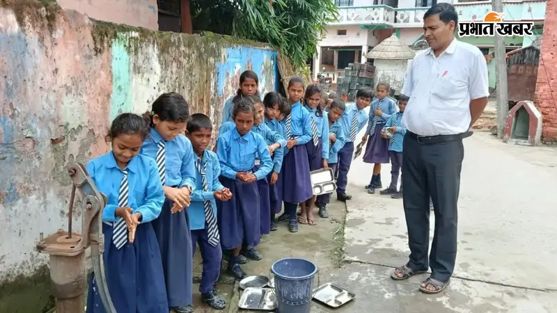 छुट्टी के दिन स्कूल में चोरी, अगले दिन खुला विद्यालय तो गायब मिली मोटर