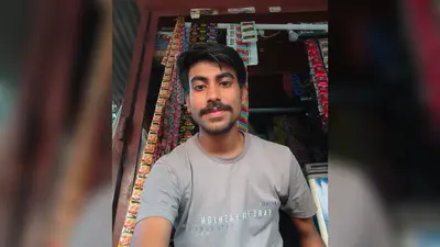 रोहतास: गोपालपुर के पास अज्ञात वाहन की टक्कर में घायल इंटर के छात्र की मौत, वाराणसी ट्रॉमा सेंटर में तोड़ा दम
