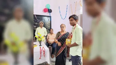 आरएसके प्लस टू उच्च विद्यालय में सम्मान समारोह में मेधावी छात्रों को किया सम्मानित