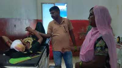 दो बाइकों की टक्कर में एक महिला जख्मी, कराया गया भर्ती