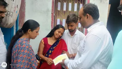 रोहतास: पुलिस वाहन हादसे में युवक की मौत के बाद परिवार को 4 लाख की सहायता, सीओ ने सौंपा चेक