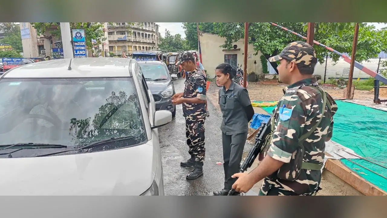 फर्जी आधार, उज्बेकिस्तानी पासपोर्ट और नेपाल जाने की कोशिश... रक्सौल बॉर्डर पर क्यों बढ़ी चौकसी?