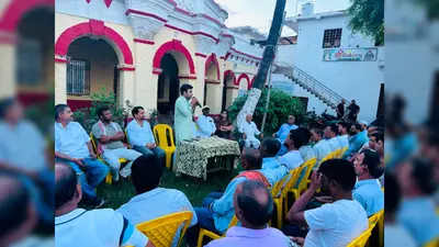 सीतामढ़ी-शिवहर दौरे पर जदयू प्रवक्ता अभिषेक झा, शिक्षकों और स्नातकों से किया सीधा संवाद