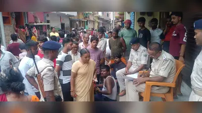 आरा : बिहिया में दीवार गिरने से दो मासूमों की मौत, मुआवजे की मांग को लेकर ग्रामीणों ने किया सड़क जाम