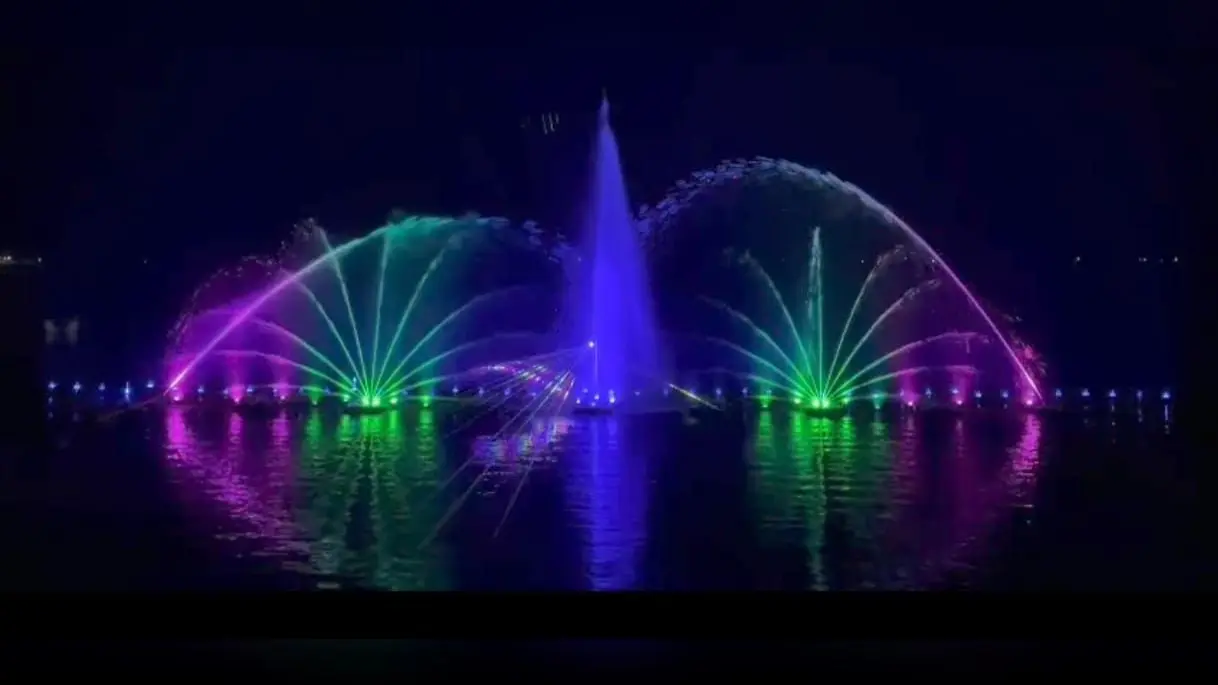 उद्घाटन के बाद बढ़ी पर्यटकों की भीड़, लेकिन म्यूजिकल फाउंटेन और फ्लोटिंग रेस्टोरेंट का नहीं मिल रहा लाभ