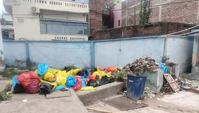 जहानाबाद सदर अस्पताल में खुले में पड़ा बायो मेडिकल कचरा, मरीजों पर संक्रमण का खतरा, एक सप्ताह से नहीं हुआ उठाव