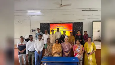 फोटो रामगढ़ महाविद्यालय में नई शिक्षिका का किया गया स्वागत