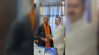 थावे प्रखंड कार्यालय में बीडीओ व सीओ को भाजपा नेताओं ने किया सम्मानित, 20 सूत्री बैठक बुलाने की मांग