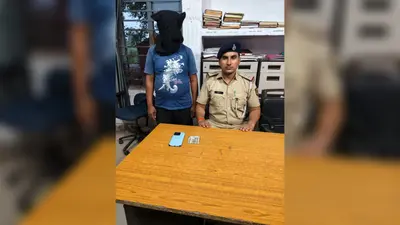 थाने के बाहर सब्जी दुकान की आड़ में चल रही थी दलाली, कैमूर पुलिस ने दलाल को किया गिरफ्तार