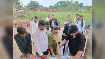 मतदाता की शिकायत पर सीओ ने खुद पहुंचकर ऑनलाइन भरा प्रपत्र