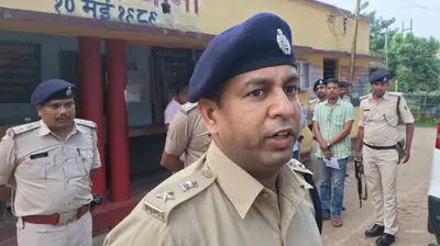 टीकापट्टी से तीन युवक हिरासत में, हो रही है पूछताछ