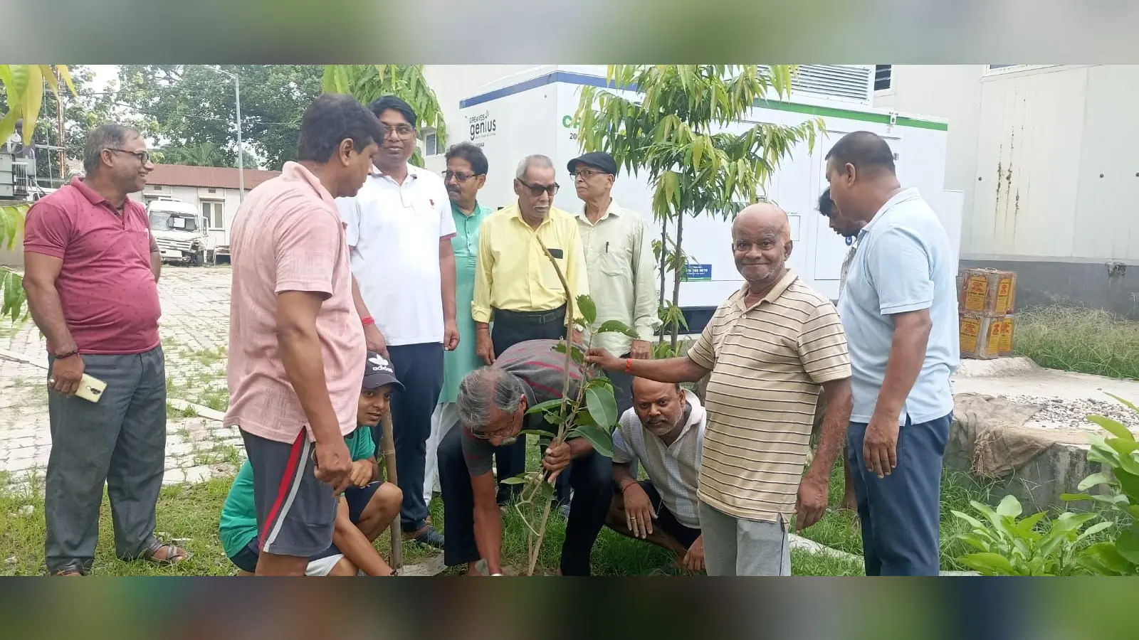 दलसिंहसराय में शौण्डिक संघ ने किया पौधरोपण, पर्यावरण संरक्षण का दिया संदेश