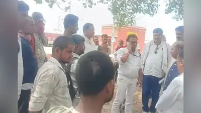 बक्सर: चार साल से बंद डुमरांव स्टेशन का जन प्रसाधन तीन दिन में होगा चालू, विधायक ने लगाई फटकार