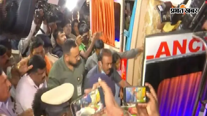 पूर्व प्रधानमंत्री एच.डी. देवेगौड़ा की पत्नी चेन्नम्मा का निधन, घर पर लोगों भीड़ ( स्रोत- एएनआई )