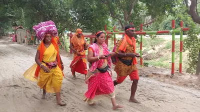 सावन से पहले शिवमय हुआ कच्ची कांवरिया पथ, भोलेनाथ की तस्वीरों वाली कांवर बनी आकर्षण