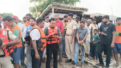 बागमती के कटाव पर प्रशासन अलर्ट, डीएम ने नाव से किया निरीक्षण, अधिकारियों को दिए सख्त निर्देश