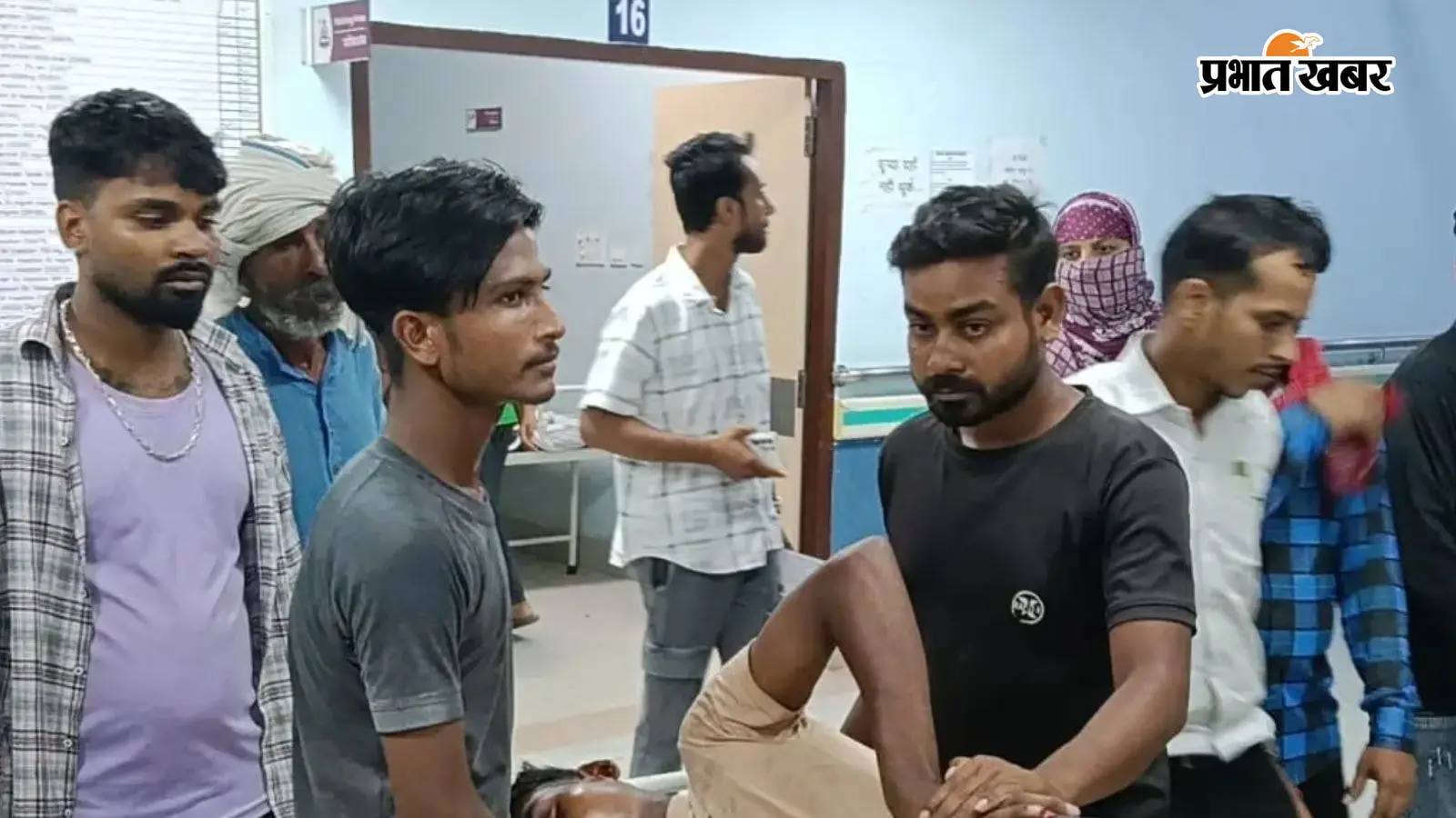 गोपालगंज में सब्जी खरीदकर लौट रहे युवक पर हमला, पेट में चाकू मारकर फरार हुए तीन बदमाश