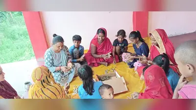 गंगवारा स्कूल में माताओं ने बच्चों संग मिट्टी से बनाया फोक TLM, शिक्षा में सहभागिता की अनूठी पहल