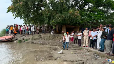 सीवान में सरयू नदी में स्नान करने गए व्यक्ति का नहीं मिला सुराग, एसडीआरएफ का रेस्क्यू अभियान जारी